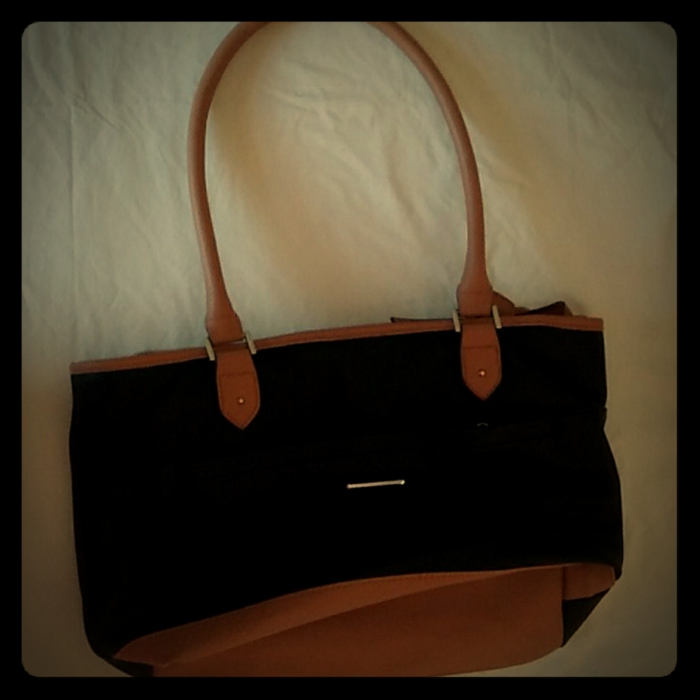 TYLER RODAN Black Leather Purse